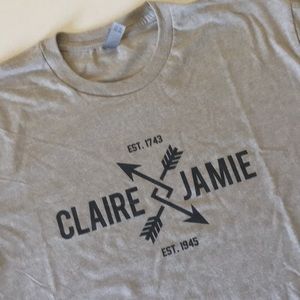 outlander promotional T-shirt Claire and Jamie L